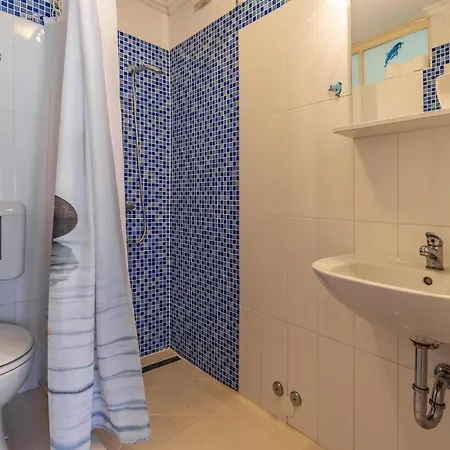 1 Bedroom Gorgeous In Apartment