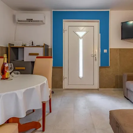 1 Bedroom Gorgeous In Apartment