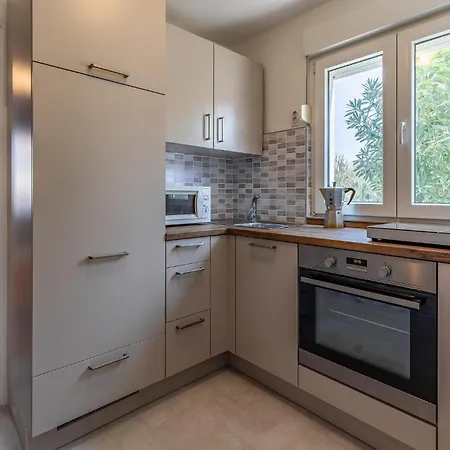 1 Bedroom Gorgeous In * Banjole